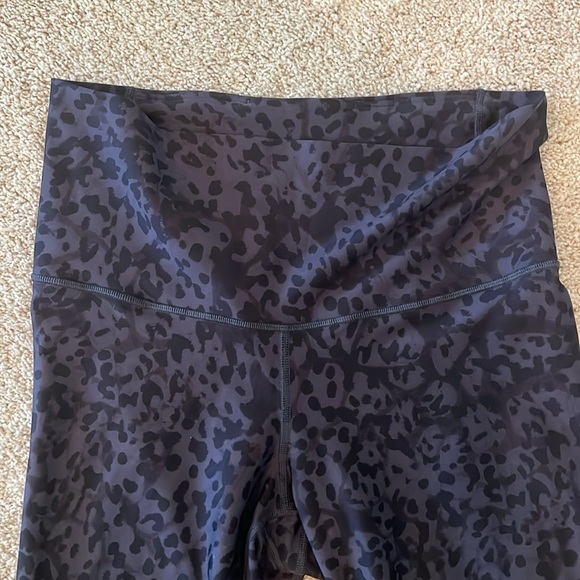 Old Navy Active Leggings Size L - Picture 4 of 7